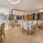 Le Tivoli Отель 3*