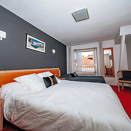 Le Tivoli فندق Vic-en-Bigorre