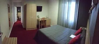 Le Tivoli Hotel Vic-en-Bigorre