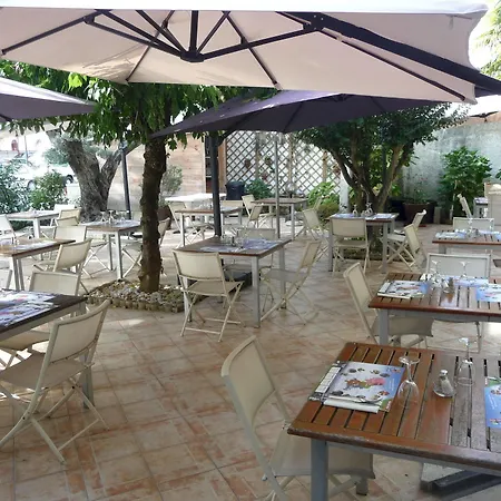 Le Tivoli Hotel